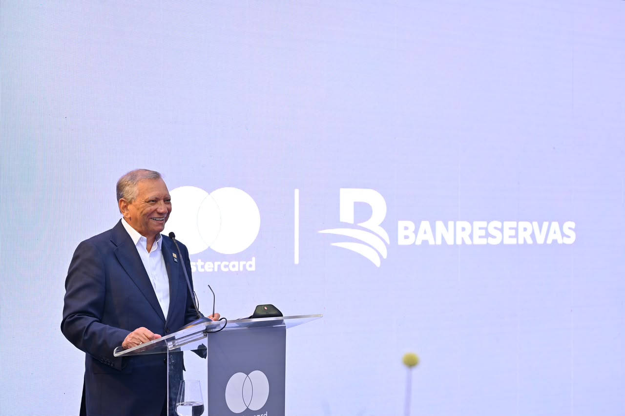 Banreservas y Mastercard lanzan una tarjeta comercial para pymes y empresas con beneficios de gestión y ciberseguridad
